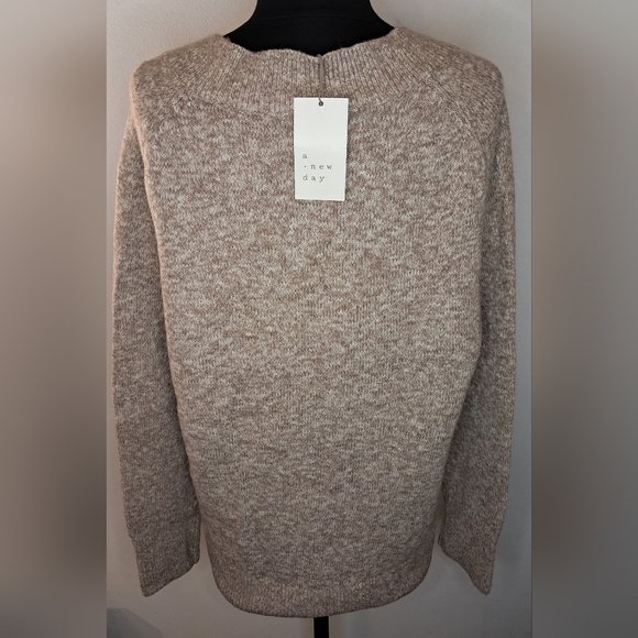 A New Day Women's Oatmeal V-Neck Oversized Pullover Sweater NWT - Picture 6 of 8